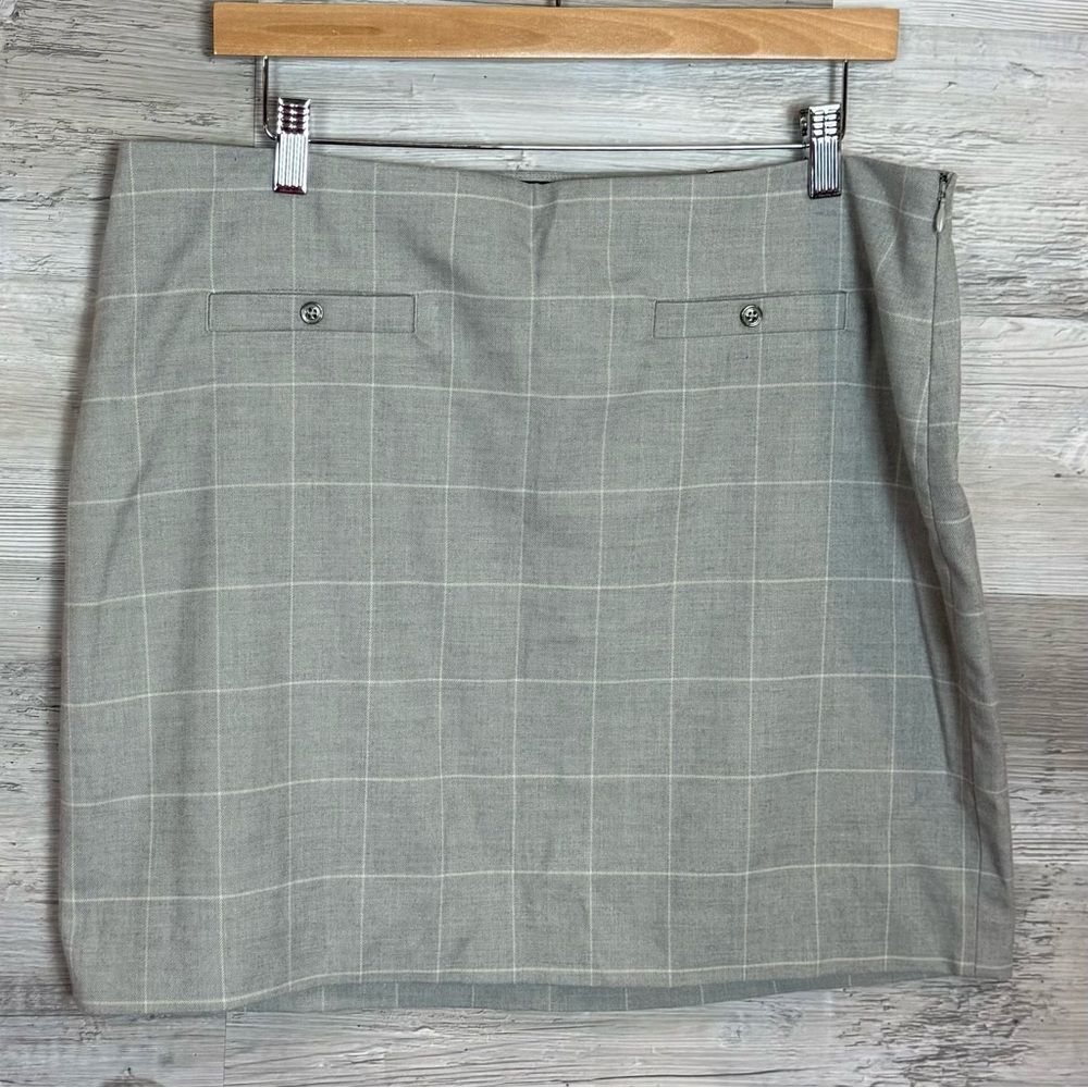 Banana Republic Light Gray Checkered Mini Skirt